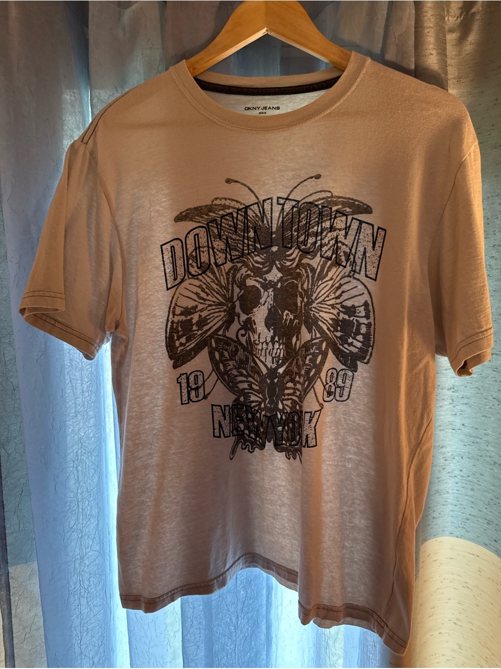 Dkny Men's Beige Graphic Short-Sleeve Tee - Downtown Skull Print